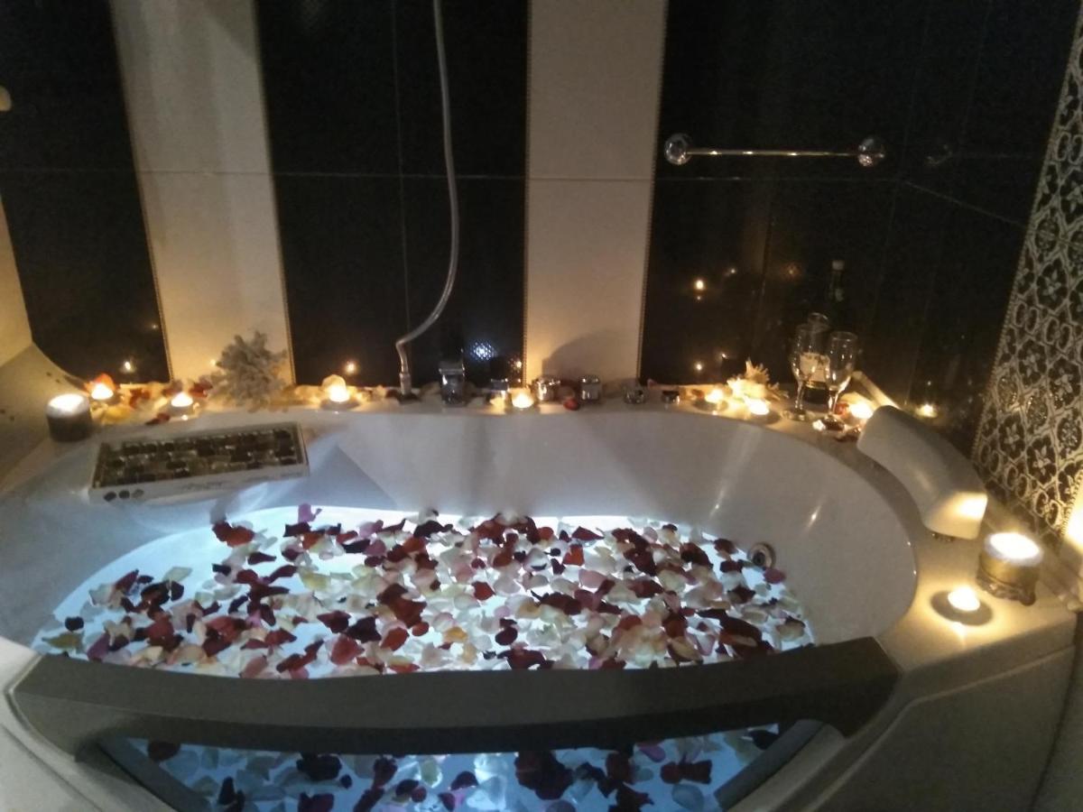Home In Center With Jacuzzi อิวาโน-ฟรานกิฟสเก ภายนอก รูปภาพ