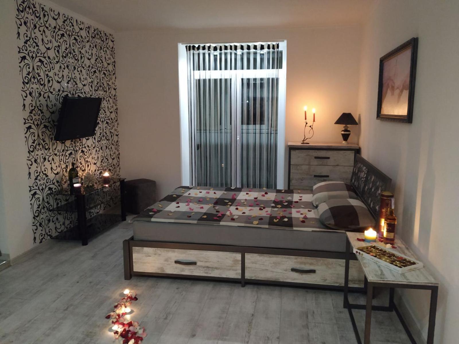 Home In Center With Jacuzzi อิวาโน-ฟรานกิฟสเก ภายนอก รูปภาพ