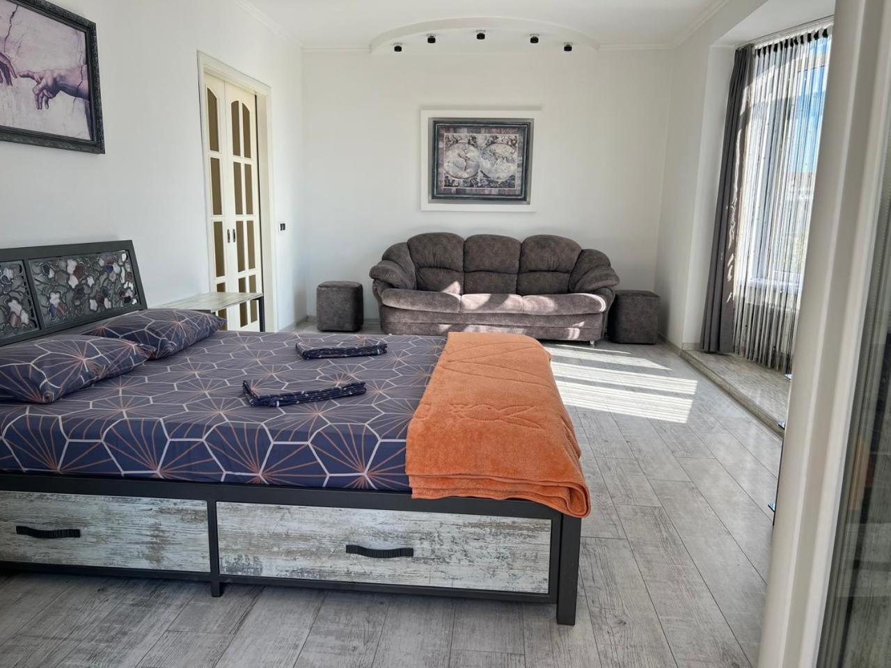 Home In Center With Jacuzzi อิวาโน-ฟรานกิฟสเก ภายนอก รูปภาพ