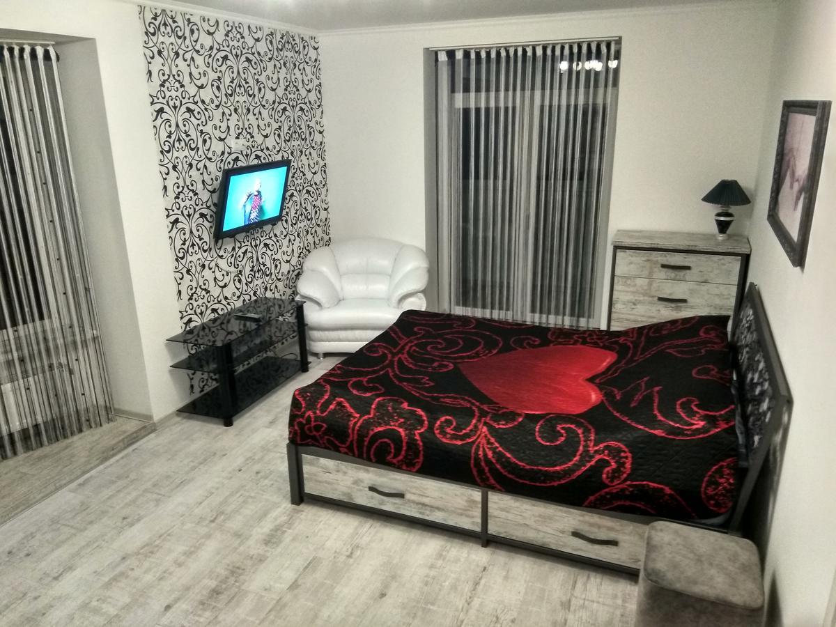 Home In Center With Jacuzzi อิวาโน-ฟรานกิฟสเก ภายนอก รูปภาพ
